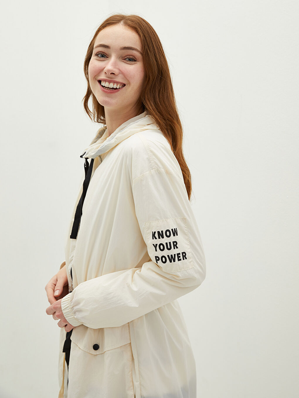 معطف طويل نساء بقبّ مطبوع كم طويل بسحاب-3