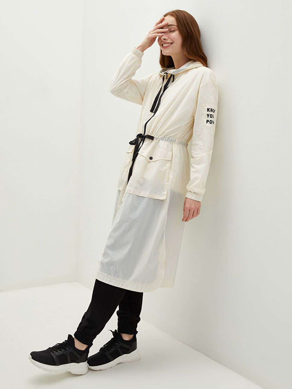 معطف طويل نساء بقبّ مطبوع كم طويل بسحاب-1