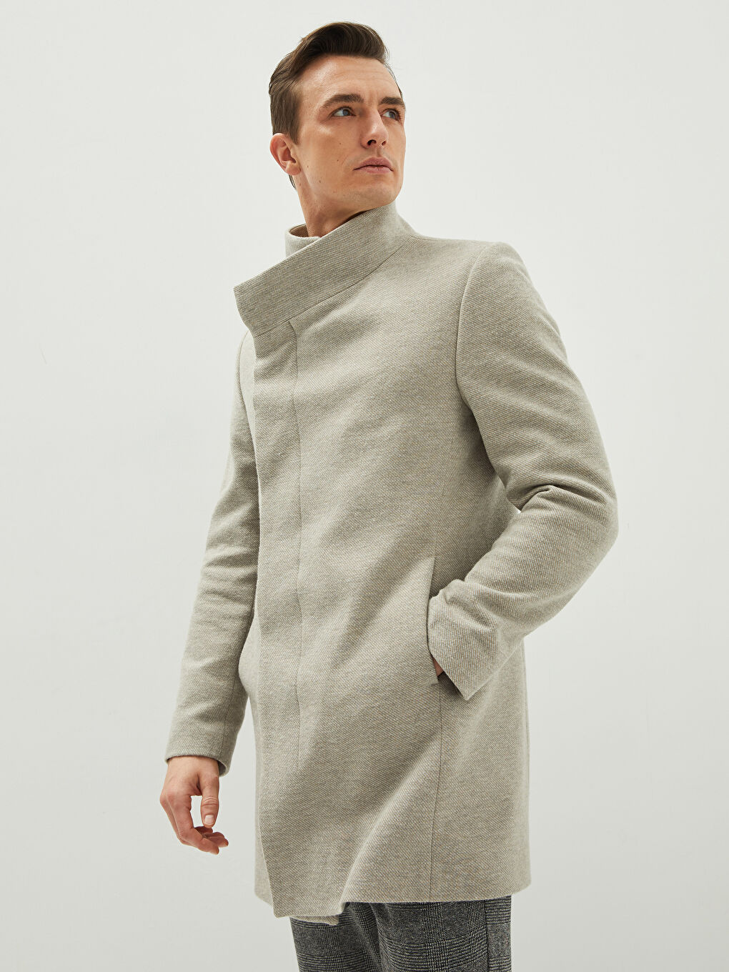 Palton Gros Slim Fit cu Guler Tip Pâlnie pentru Bărbați