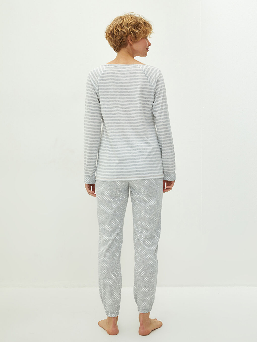 Gri Bisiklet Yaka Baskılı Uzun Kollu Kadın Pijama Takımı-4