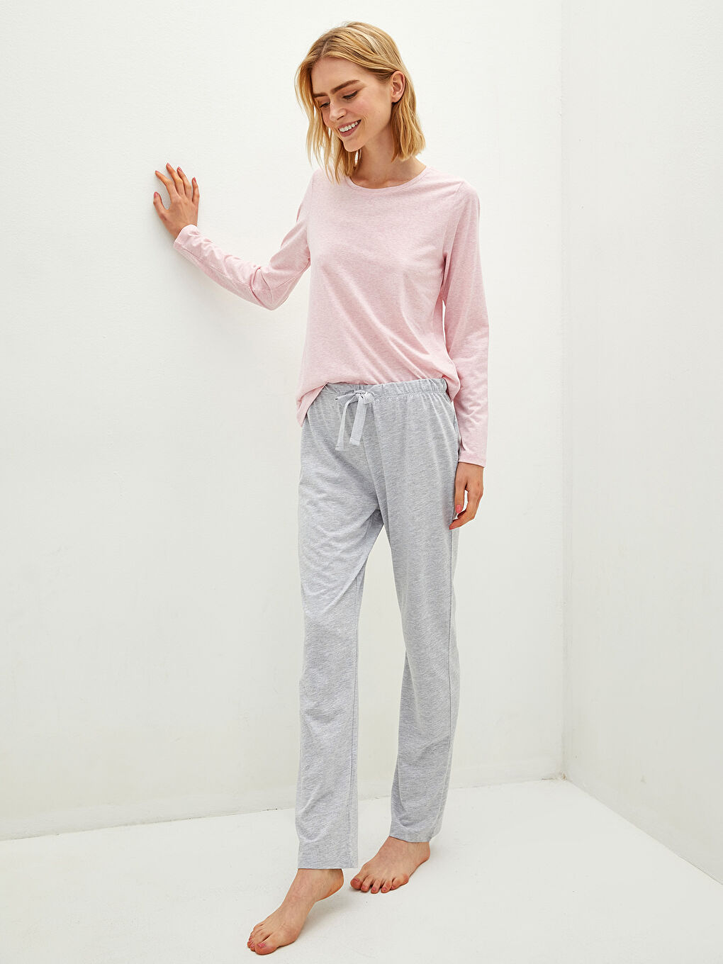 Gri Bisiklet Yaka Düz Uzun Kollu Kadın Pijama Takımı-1