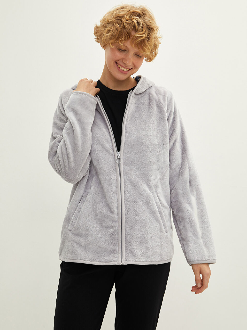 LCW DREAM Women's Plush Pajama Top With Hood Collar Plain Long Sleeve Pocket Detailed -W10105Z8-CT3