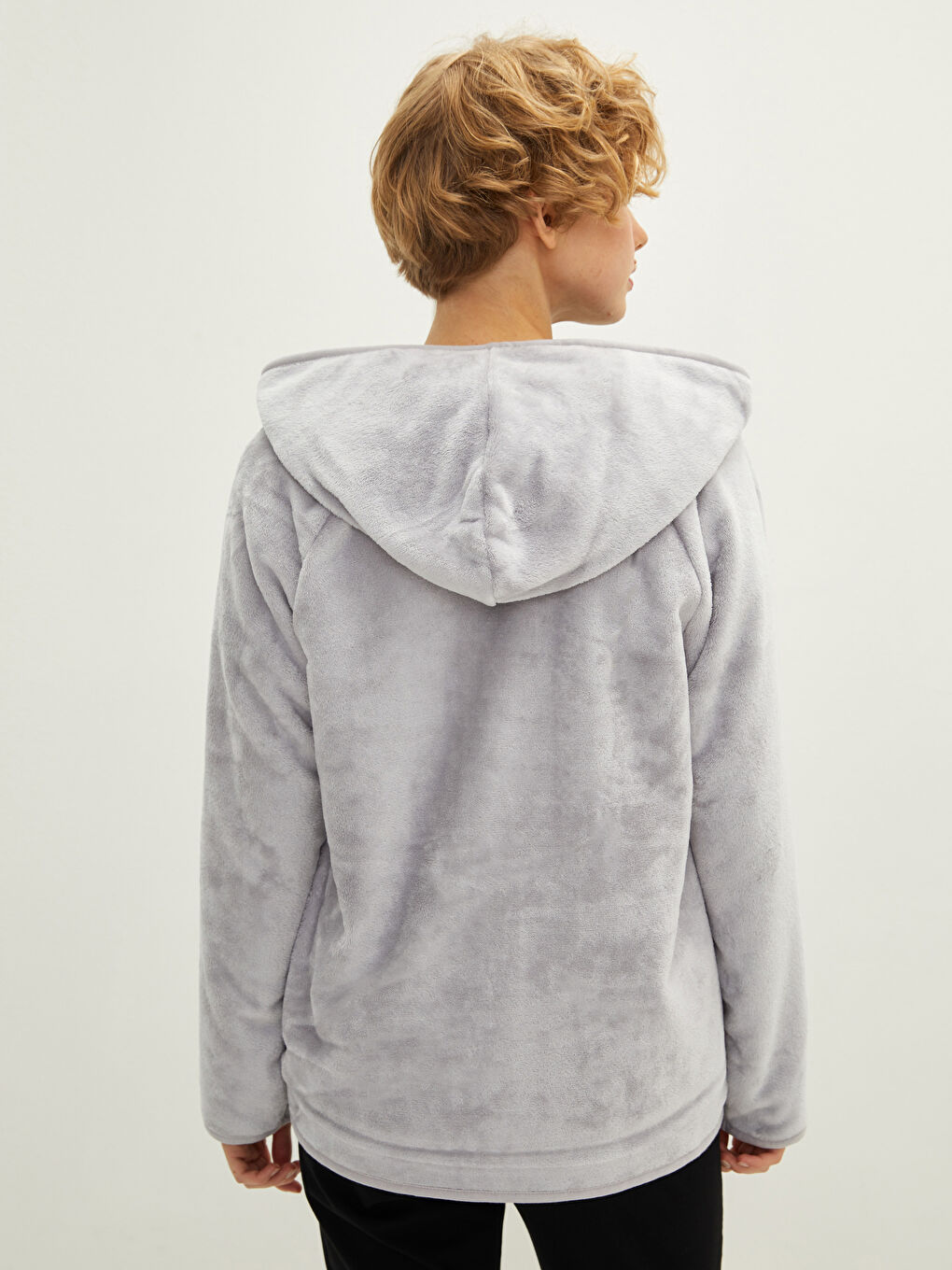 LCW DREAM Women's Plush Pajama Top With Hood Collar Plain Long Sleeve Pocket Detailed -W10105Z8-CT3