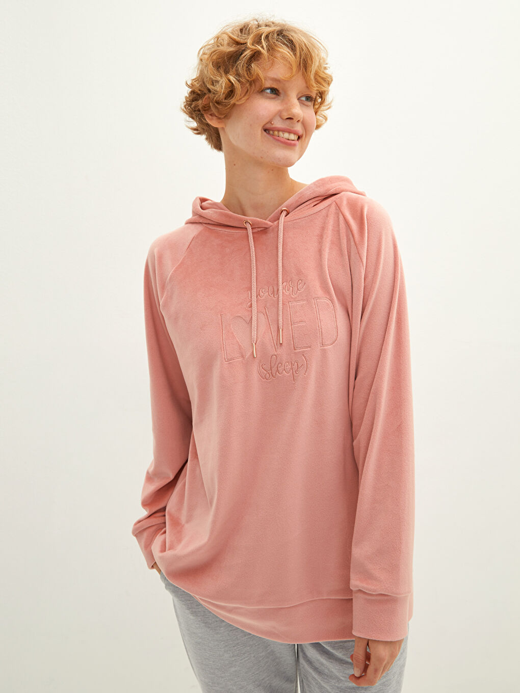 LCW DREAM Kapuzenshirt Bestickt Langarm Samt Frauen Pyjama-Oberteil -W10108Z8-MF0