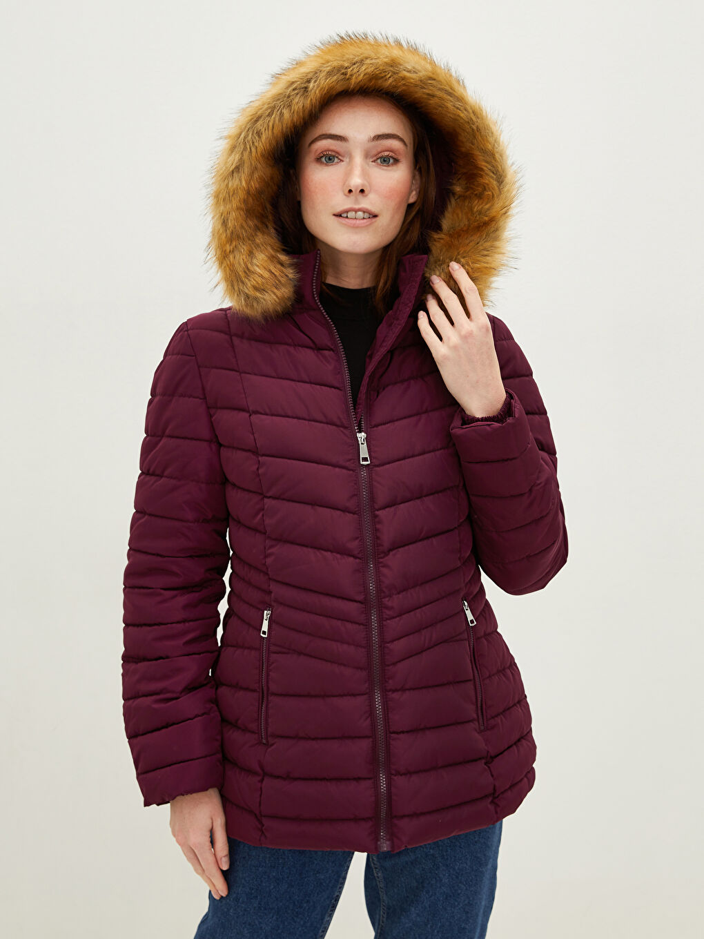 معطف منفوخ سميك مزود بغطاء رأس كم طويل بتفاصيل جيب للسيدات-2