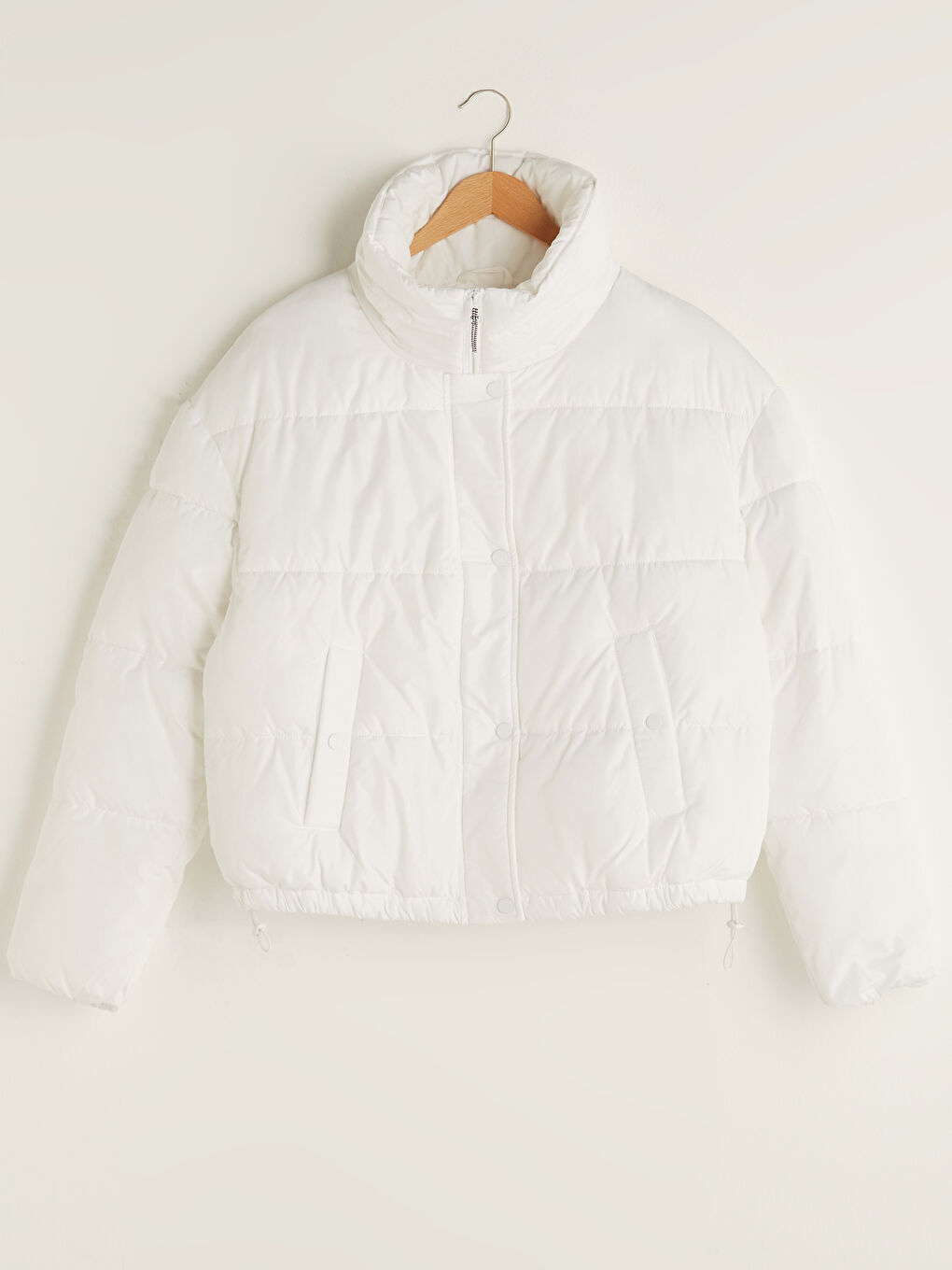 Geacă de Puf pentru Femei cu Guler Ridicat, Croială Dreaptă, Buzunare și Mâneci Lungi-13