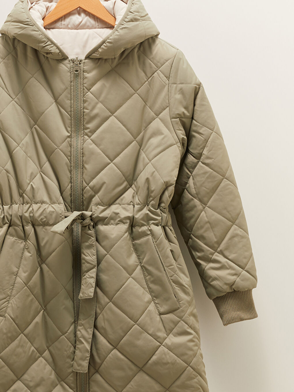 Ženski prošiveni kaputi na naduvavanje sa kapuljačom, dezenom, džepovima i dugim rukavima-12