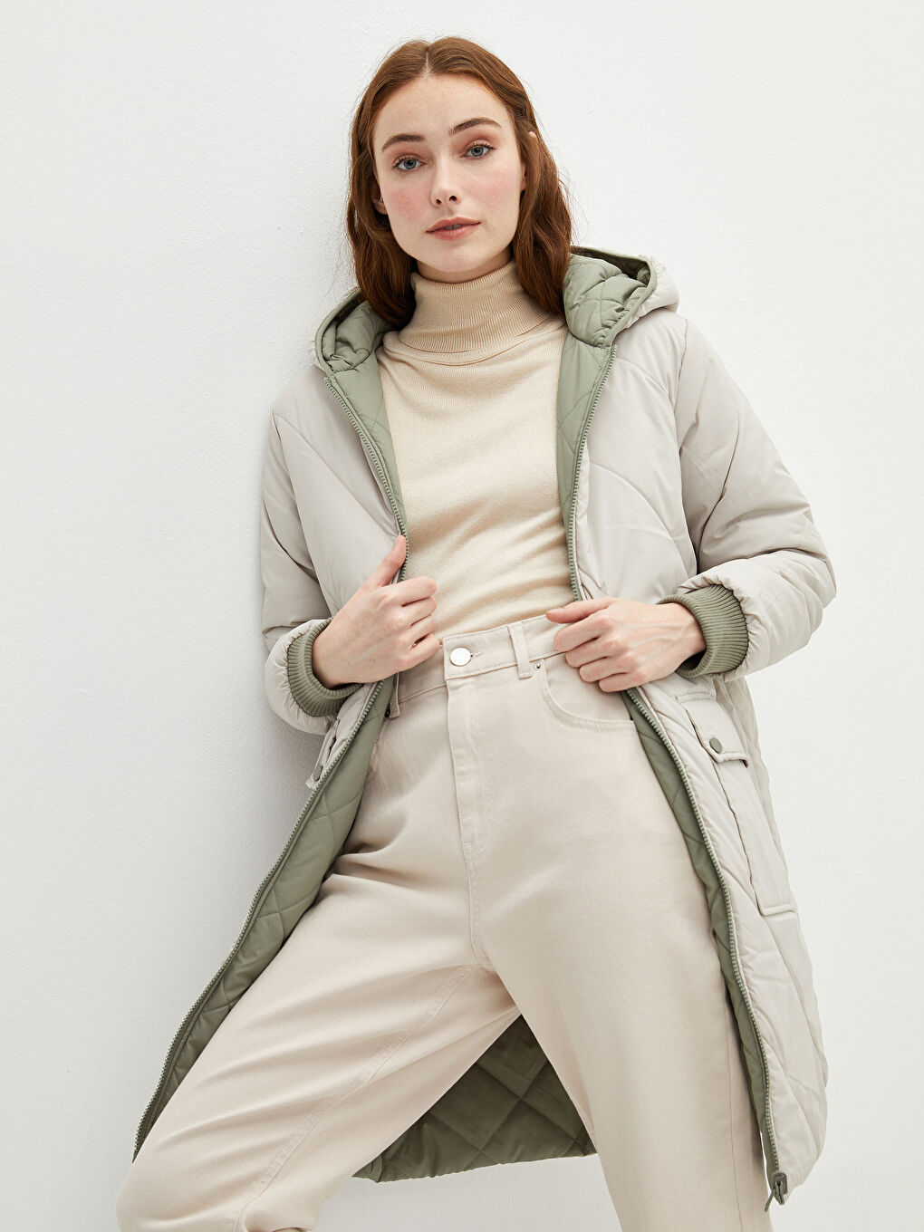 Ženski prošiveni kaputi na naduvavanje sa kapuljačom, dezenom, džepovima i dugim rukavima