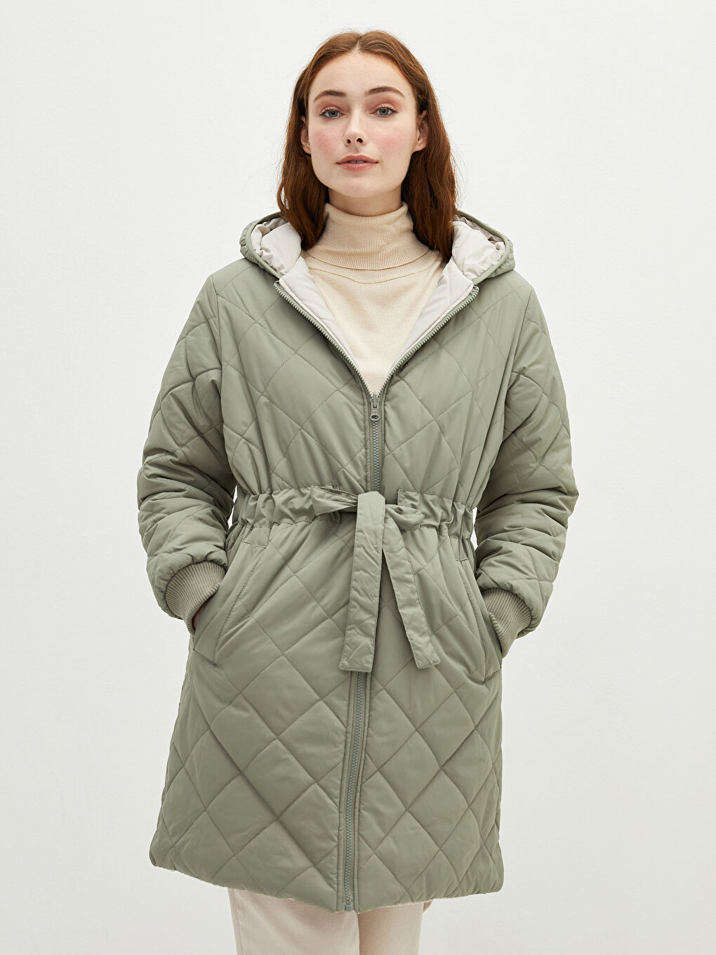 Ženski prošiveni kaputi na naduvavanje sa kapuljačom, dezenom, džepovima i dugim rukavima-3