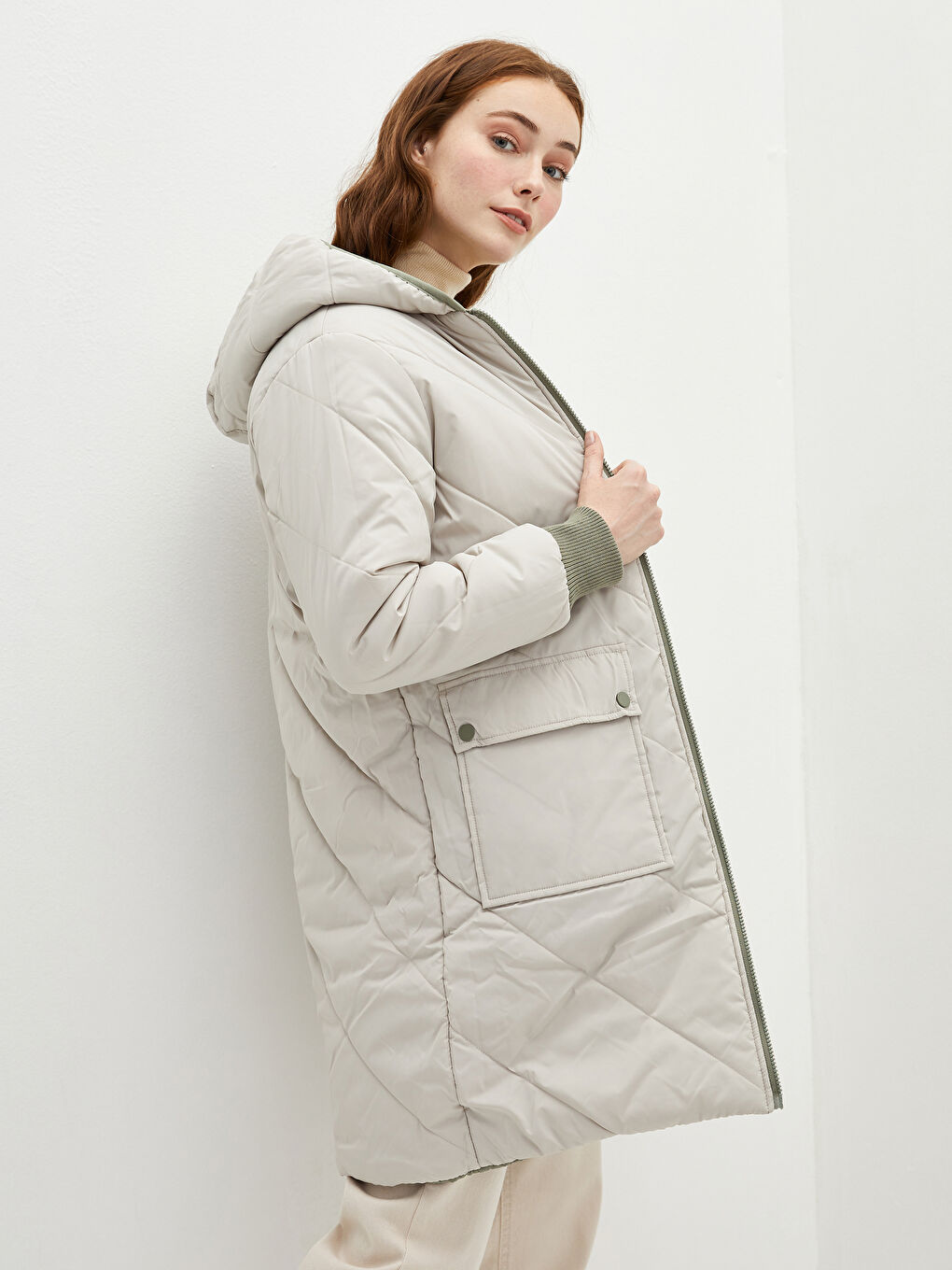 Ženski prošiveni kaputi na naduvavanje sa kapuljačom, dezenom, džepovima i dugim rukavima-4