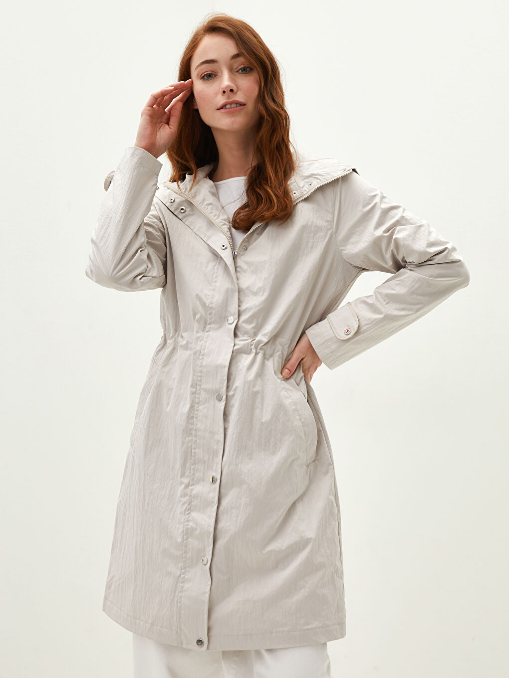 Дождевик с капюшоном, прямой, с длинным рукавом для женщин