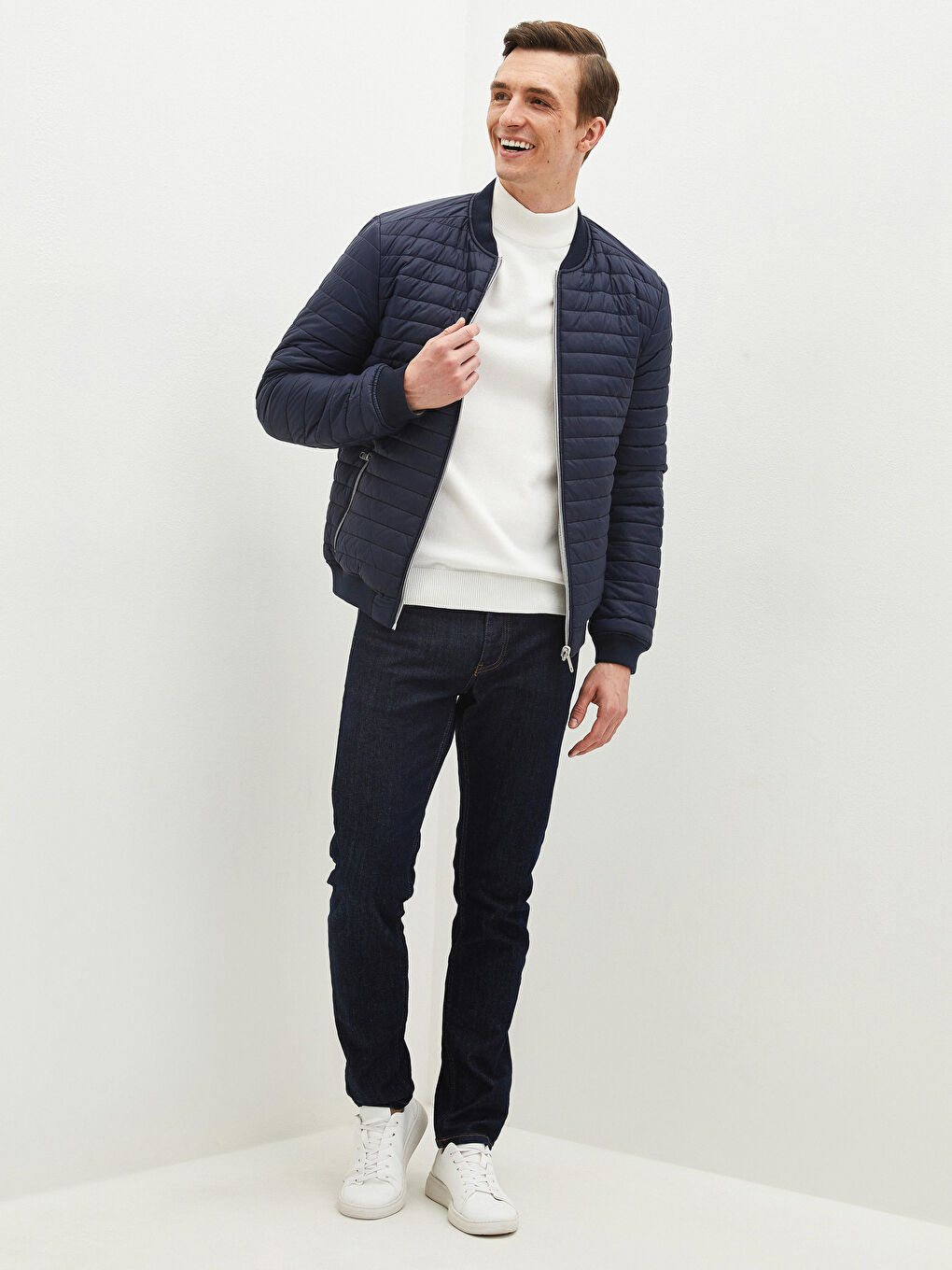 بالطو رجالي رفيع بقصة ضيقة بياقة كلية بومبر رفيع-3