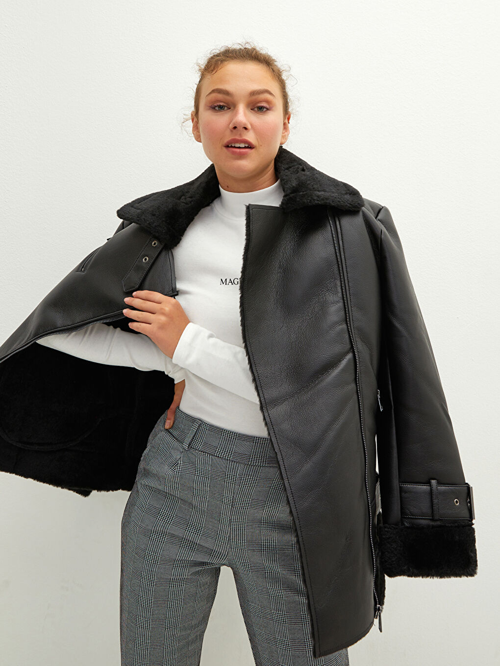 Дубленка с отложным воротником, застежкой-молнией, деталями карманов, длинным рукавом, кожаный вид, женское пальто-2