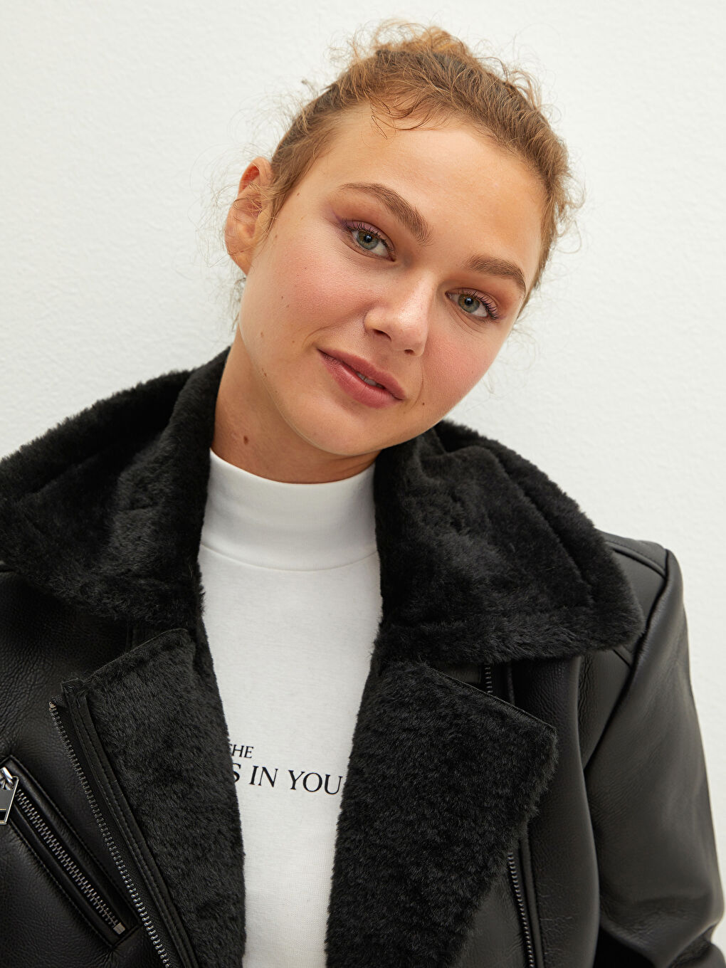 Дубленка с отложным воротником, застежкой-молнией, деталями карманов, длинным рукавом, кожаный вид, женское пальто-3