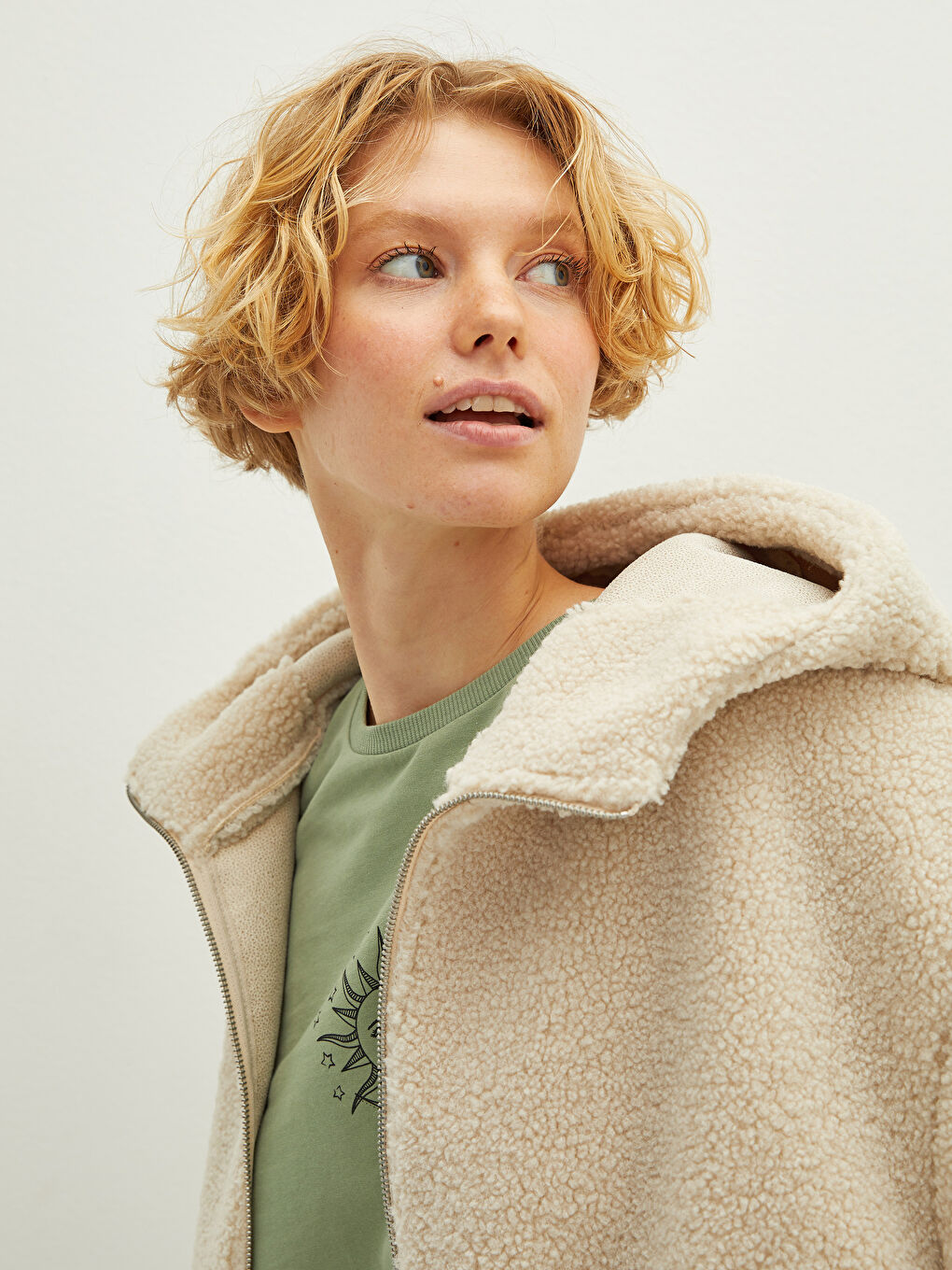 Hooded Collar Straight Long Sleeve Pocket Detailed Plush Women's Coat-3