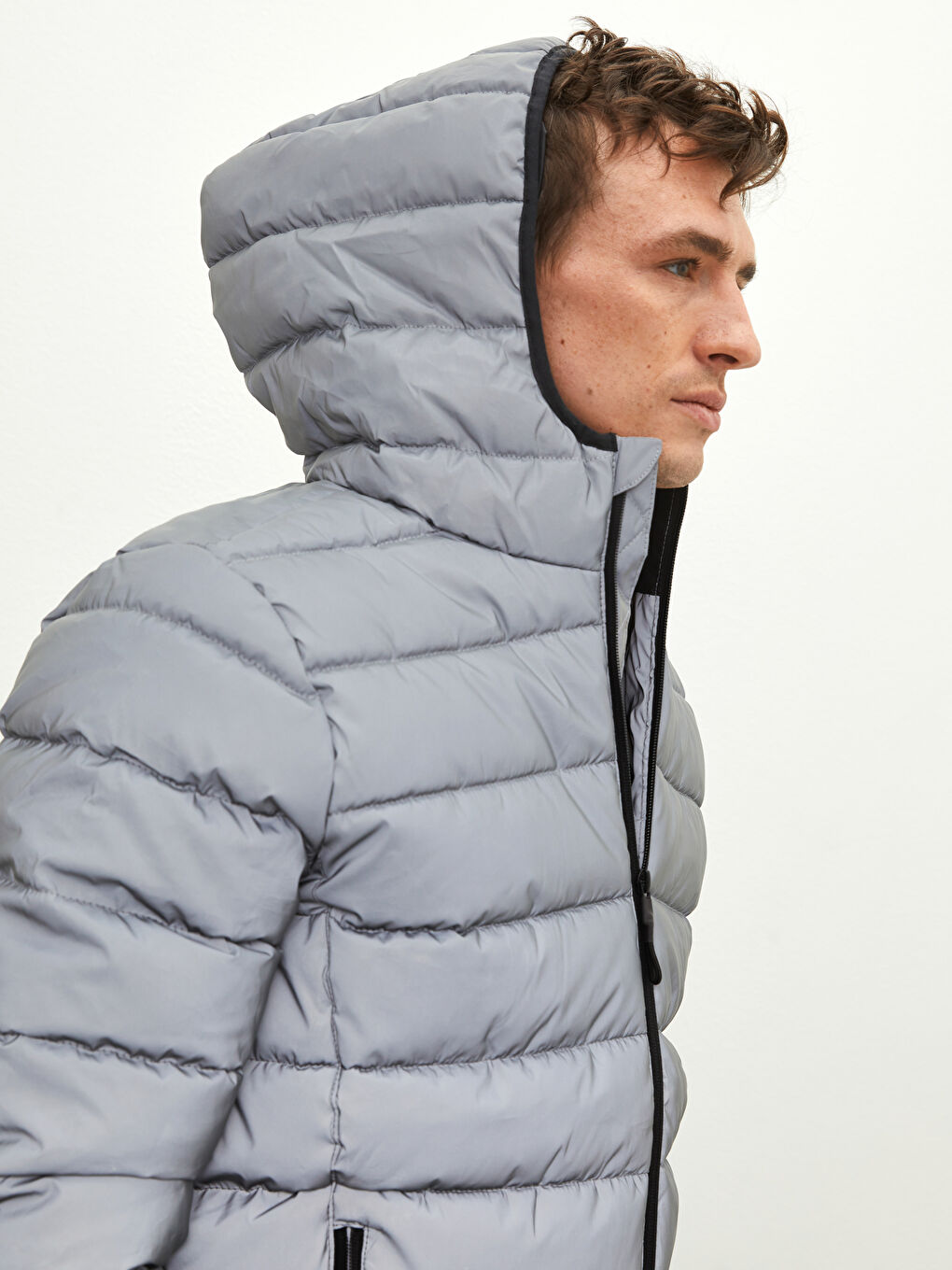 Gri Slim Fit Dik Yaka Kapüşonlu Reflektörlü Erkek Şişme Mont-4