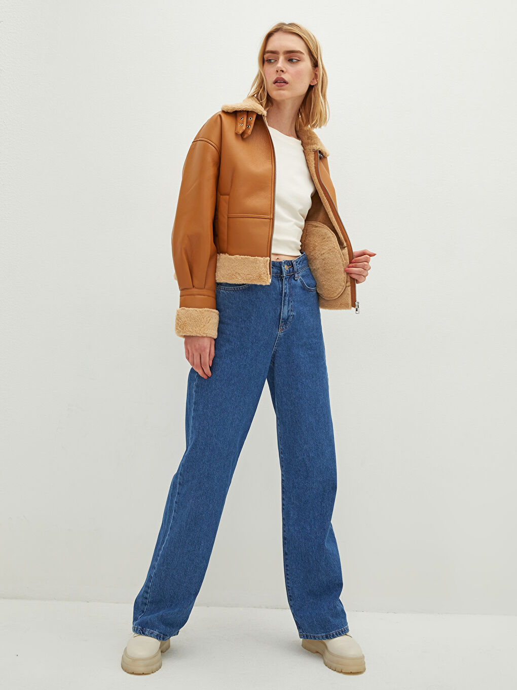 LCW Vision Hemdkragen Pelz Detail Langarm Reißverschluss Mantel aus Kunstleder für Damen -W10284Z8-FBV