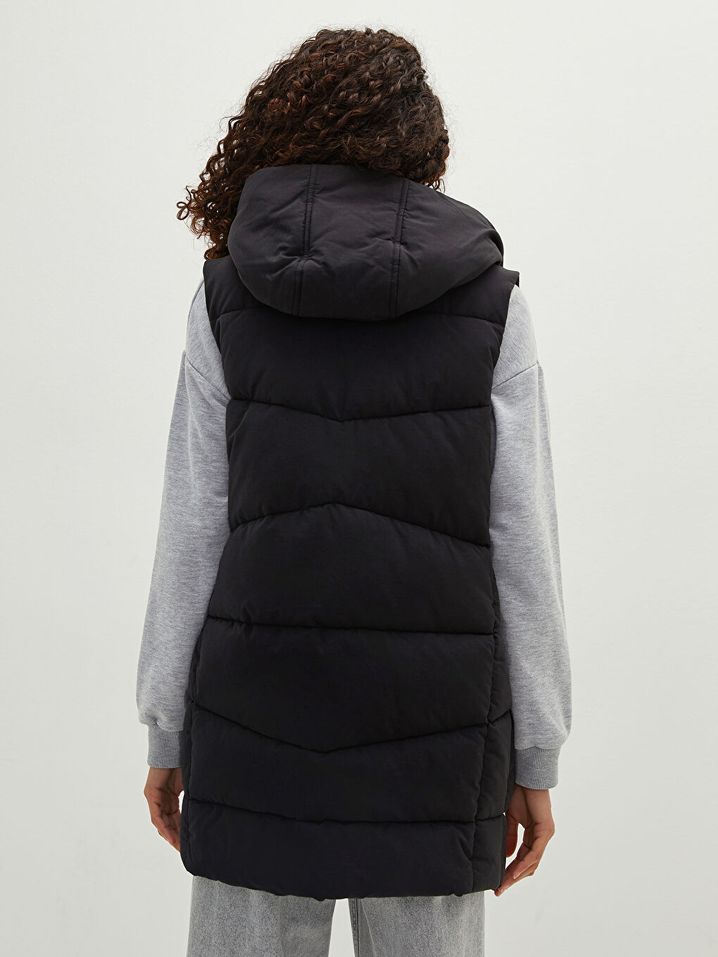 Әйелдерге арналған капюшонды жеңсіз принтті пуховик жилет-3