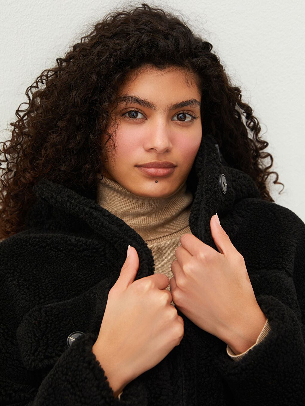 Manteau Épais en Peluche à Manches Longues avec Poches et Capuche pour Femmes-2