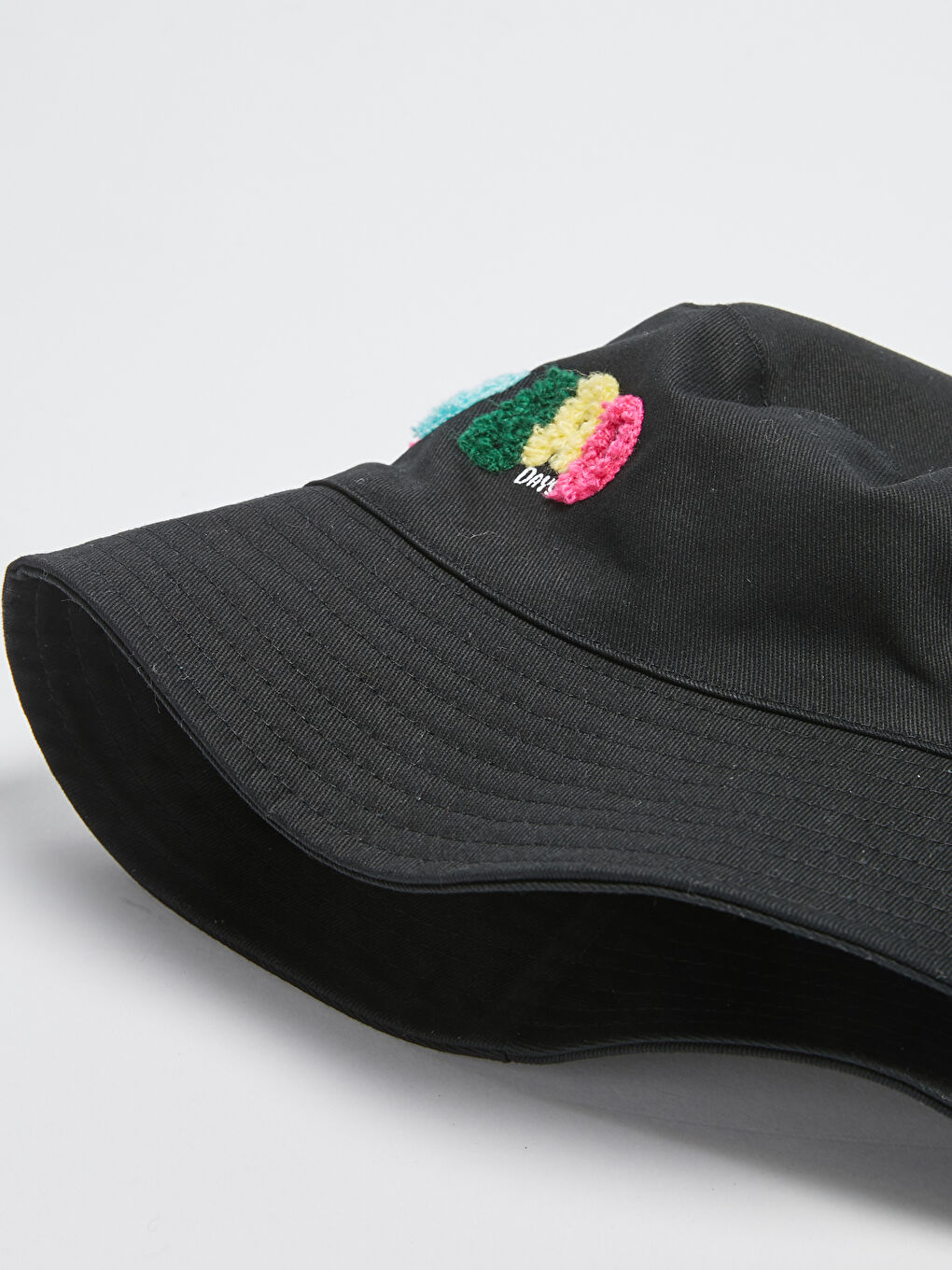 LCW ACCESSORIES Girl's Slogan Embroidered Bucket Hat -W10379Z4-HUC