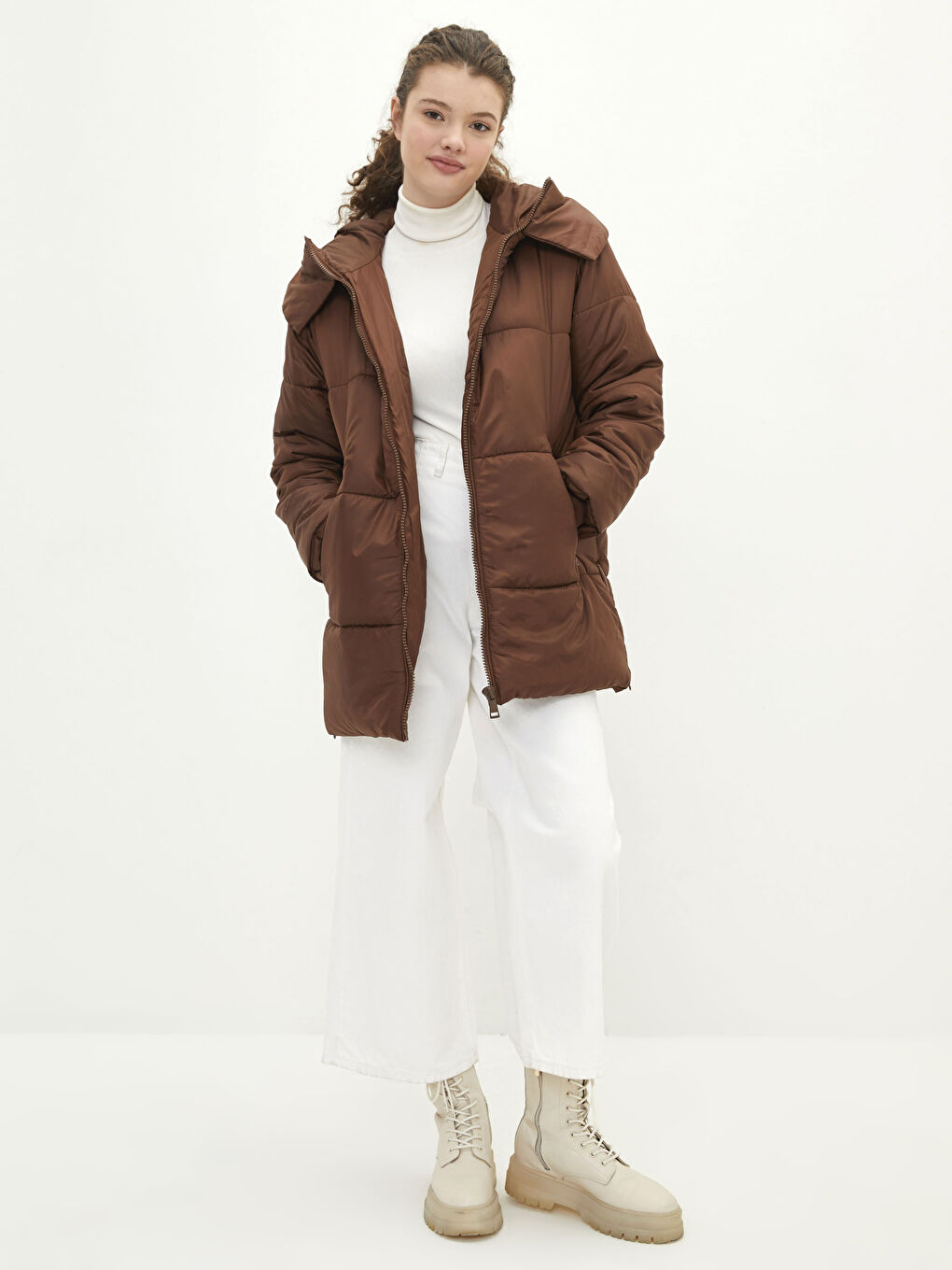 Kahverengi Kadın Kapüşonlu Düz Şişme Mont-2