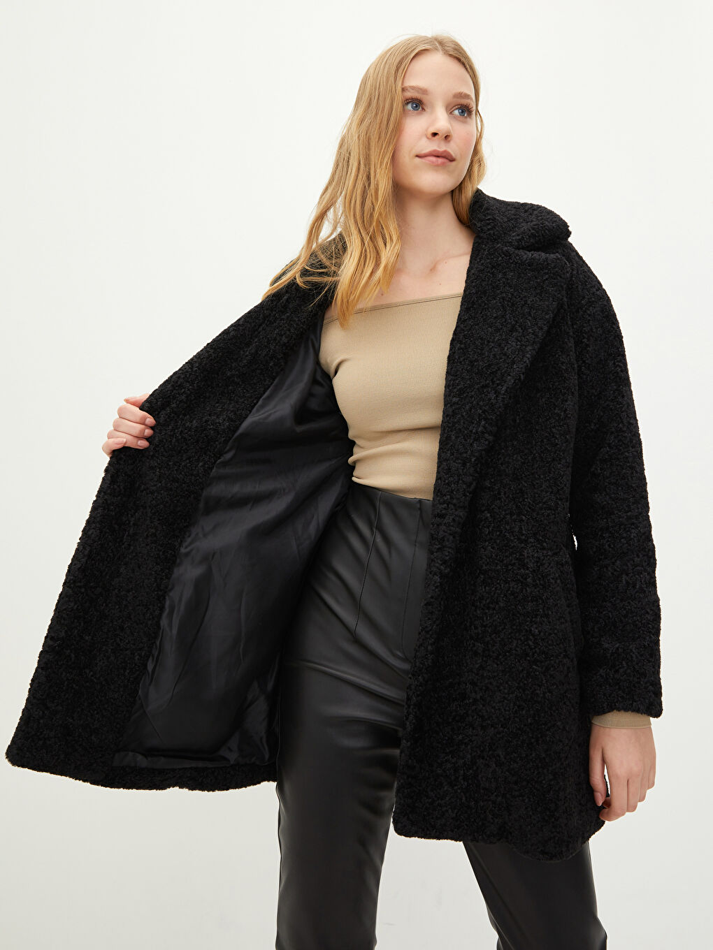 LCW Vision Mantel für Damen mit Knopfleiste und Jackenkragen -W10399Z8-CVL
