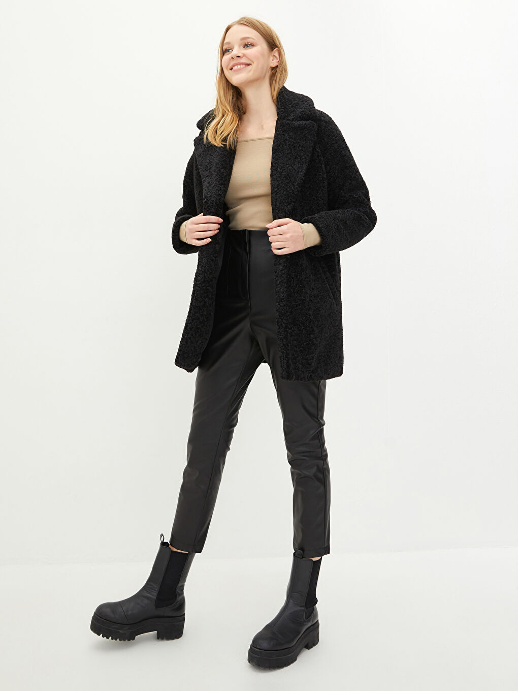 LCW Vision Mantel für Damen mit Knopfleiste und Jackenkragen -W10399Z8-CVL