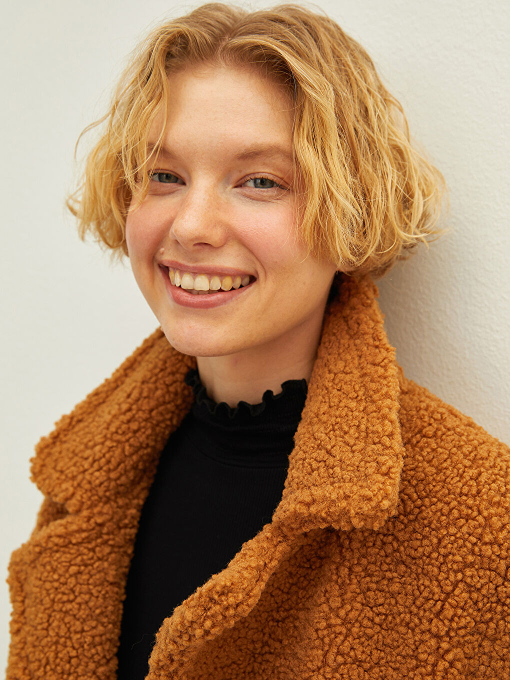 LCW Vision Manteau en Peluche à Col Veste avec Poches Détail pour Femmes -W10402Z8-JJL