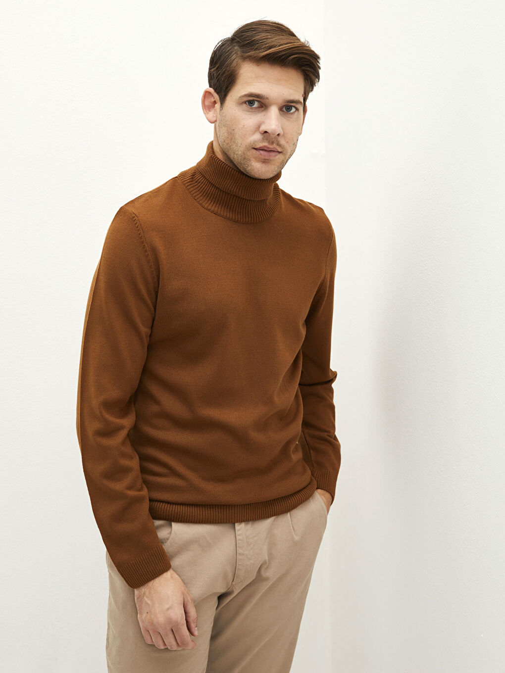 Kahverengi Balıkçı Yaka Uzun Kollu İnce Erkek Triko Kazak