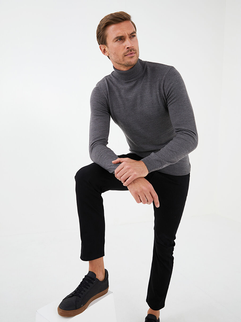 LCWAIKIKI Basic Turtleneck Long Sleeve Thin Men's Tricot Sweater -W10468Z8-L8N