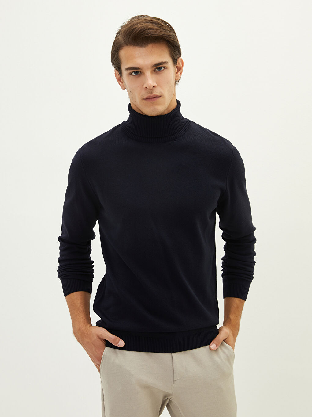 سترة تريكو كم طويل رفيع ياقة هاي نيك للرجال