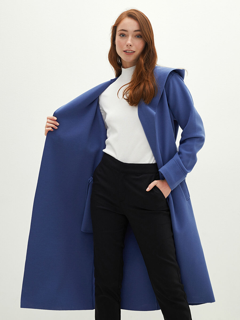 LCWAIKIKI Classic Gerader Damen Cachet Mantel mit Kapuze, Taschen und langen Ärmeln -W10539Z8-QLM