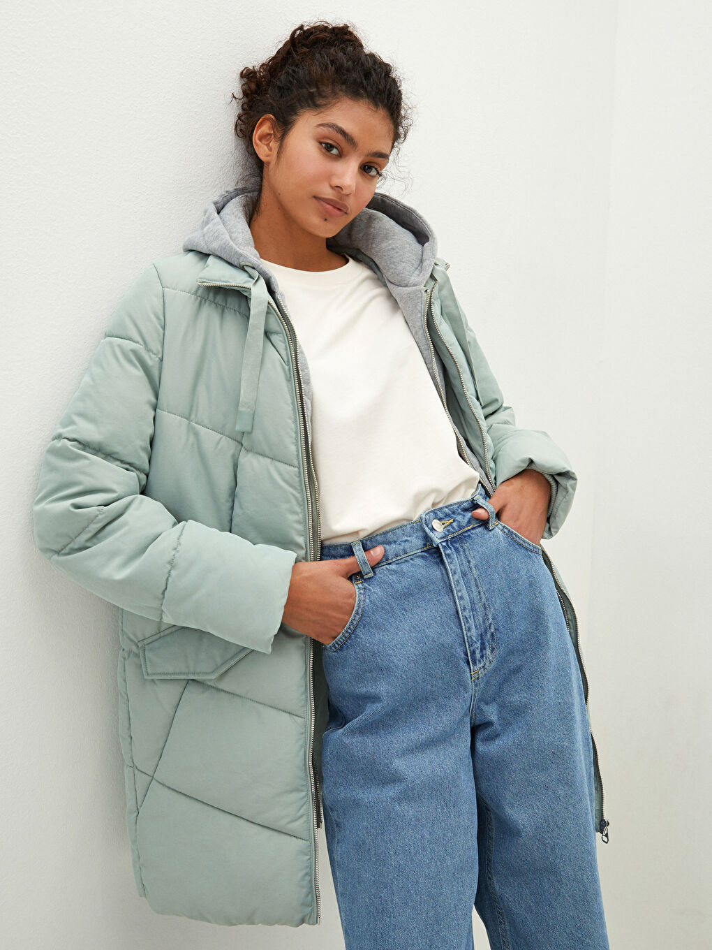 Geacă Matlasată pentru Femei cu Glugă, Simplă, Detalii Buzunar, Mânecă Lungă, Groasă