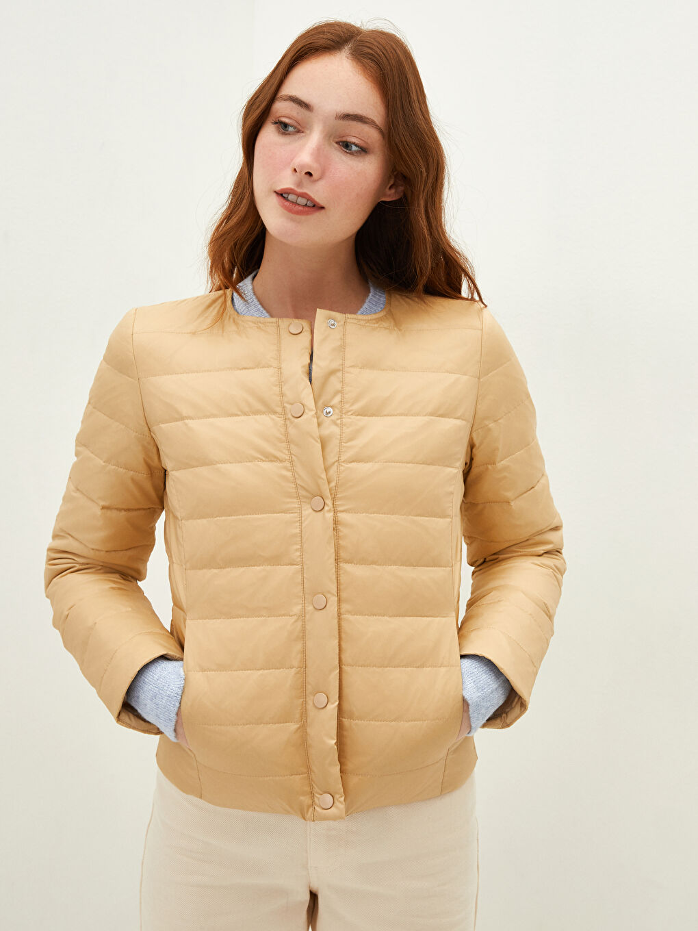 Пуховик Женский Тонкий С Круглым Вырезом, Длинными Рукавами, Карманами и Сумкой Стандартного Кроя-2