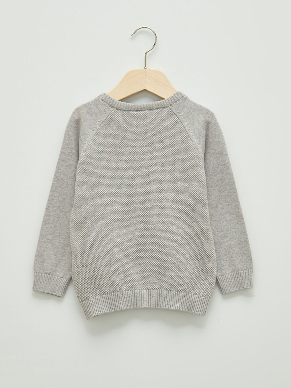 Džemper za bebe dečake od trikotaže sa okruglim izrezom i uzorkom-1