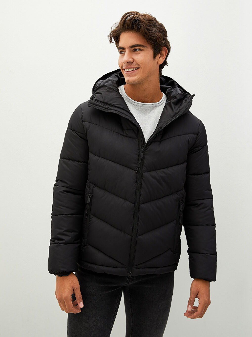 Geacă Matlasată Slim Fit cu Glugă pentru Bărbați