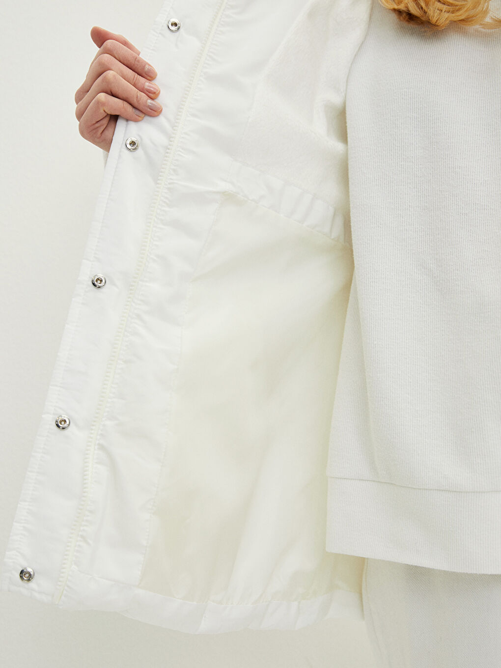 Kapüşonlu Düz Cep Detaylı Uzun Kollu Kalın Kadın Şişme Mont-3