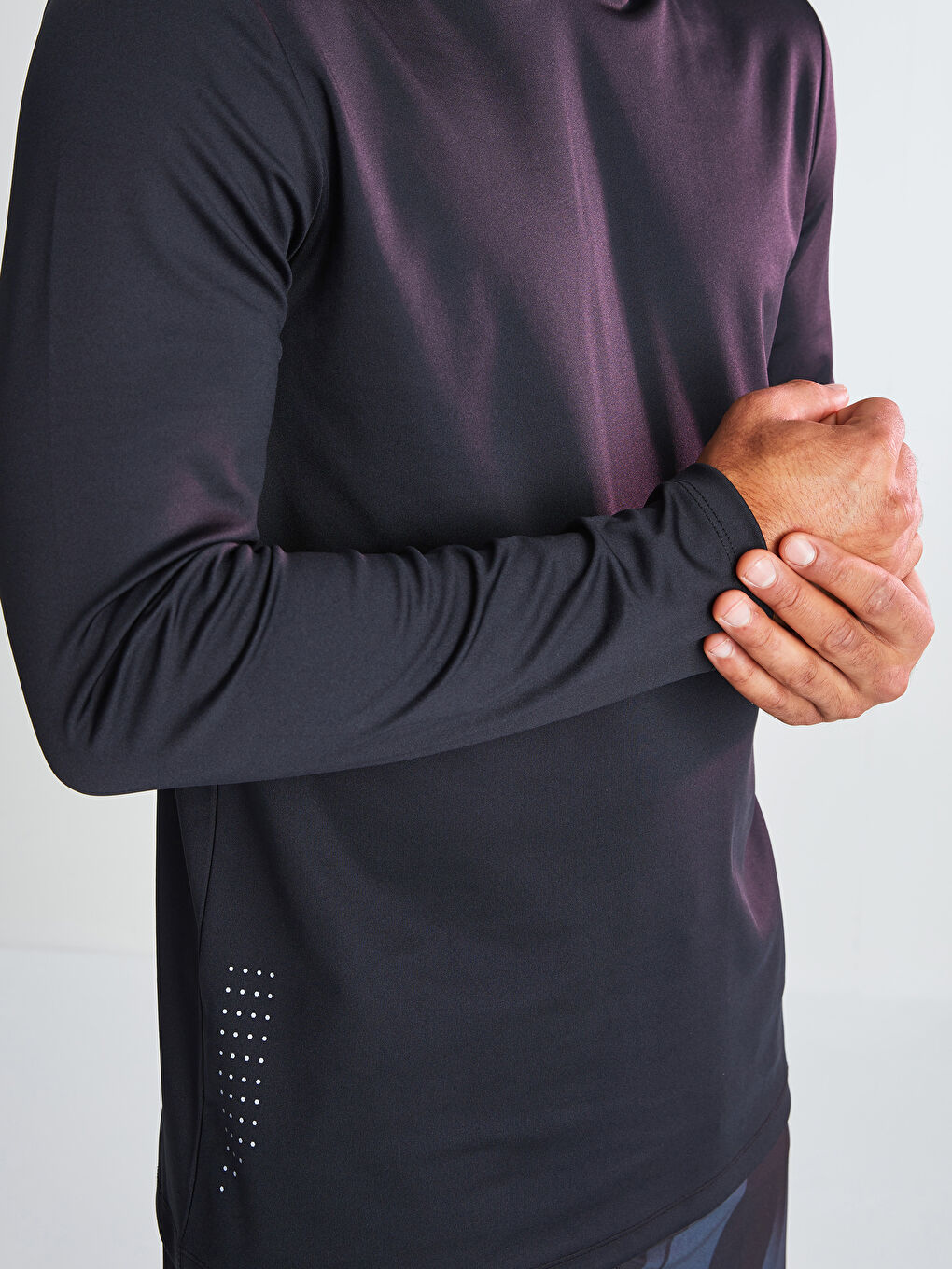 Siyah Kapüşonlu Uzun Kollu Erkek Spor Tişört-6