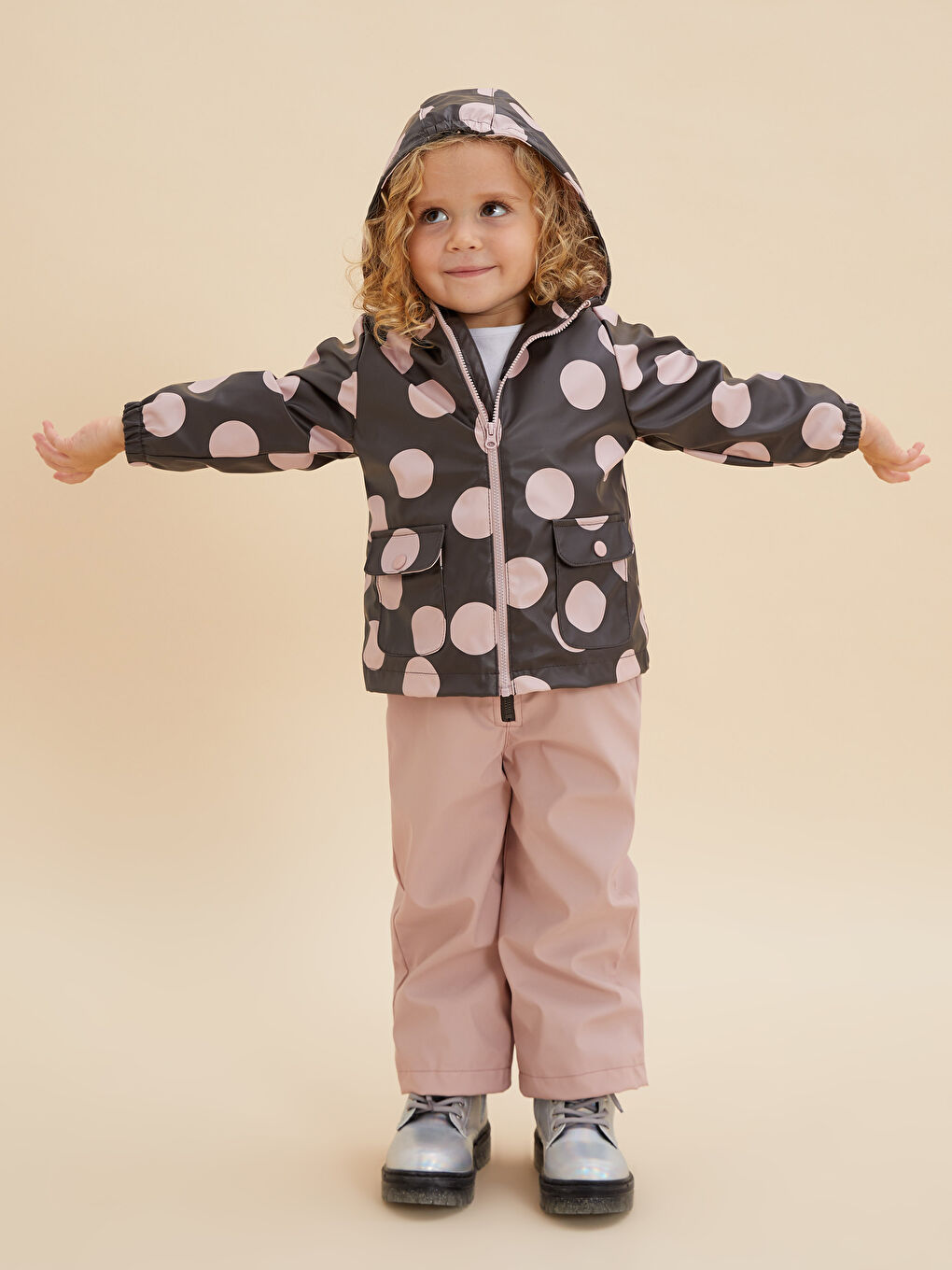 Pelerină de ploaie cu glugă, mânecă lungă, model cu buline pentru bebeluși fete