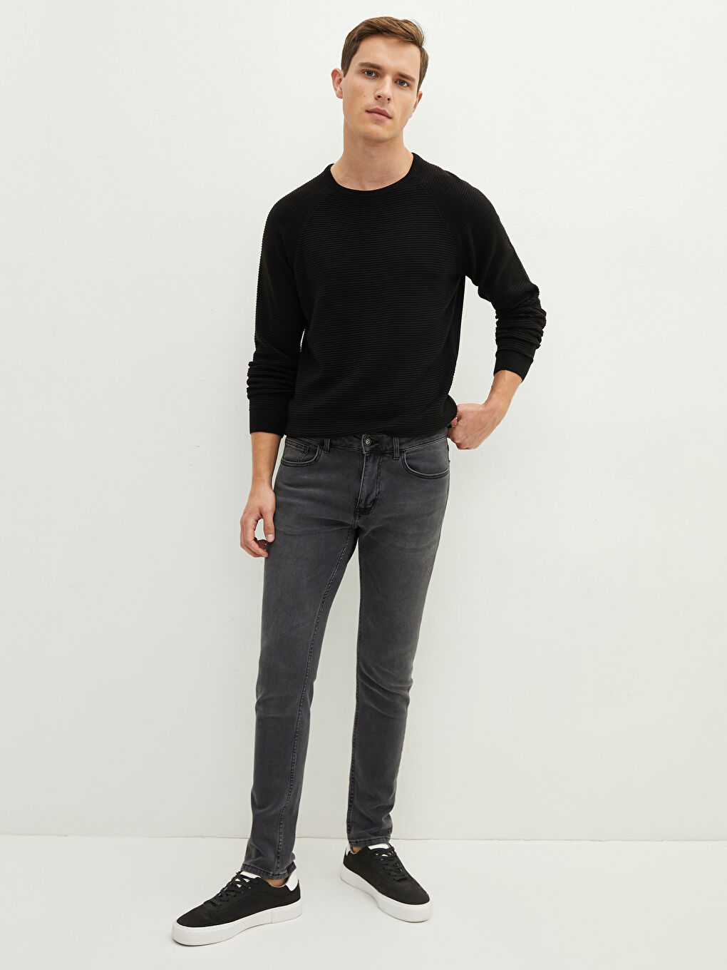 Siyah Bisiklet Yaka Uzun Kollu İnce Erkek Triko Kazak-2