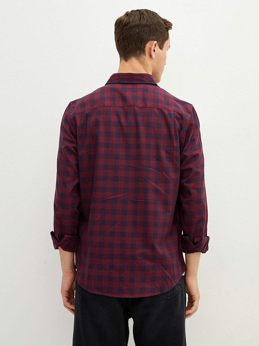 قميص رجالي كاروهات كم طويل بقصة عادية من قماش الجبردين-2