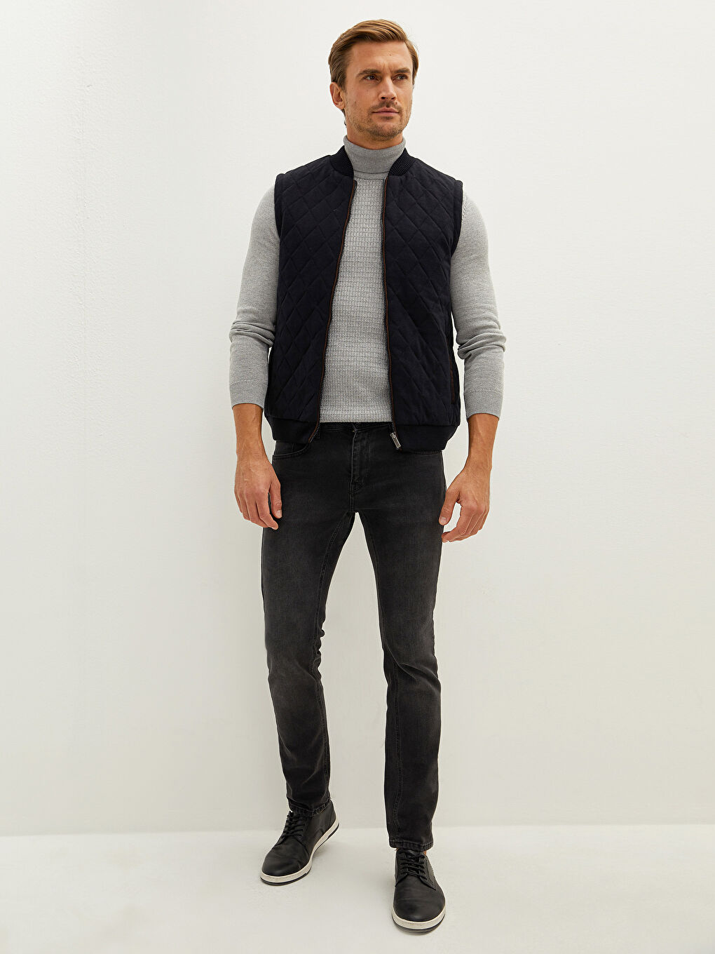 LCWAIKIKI Classic Standard Fit College Collar Thick Men's Vest -W10758Z8-NOO