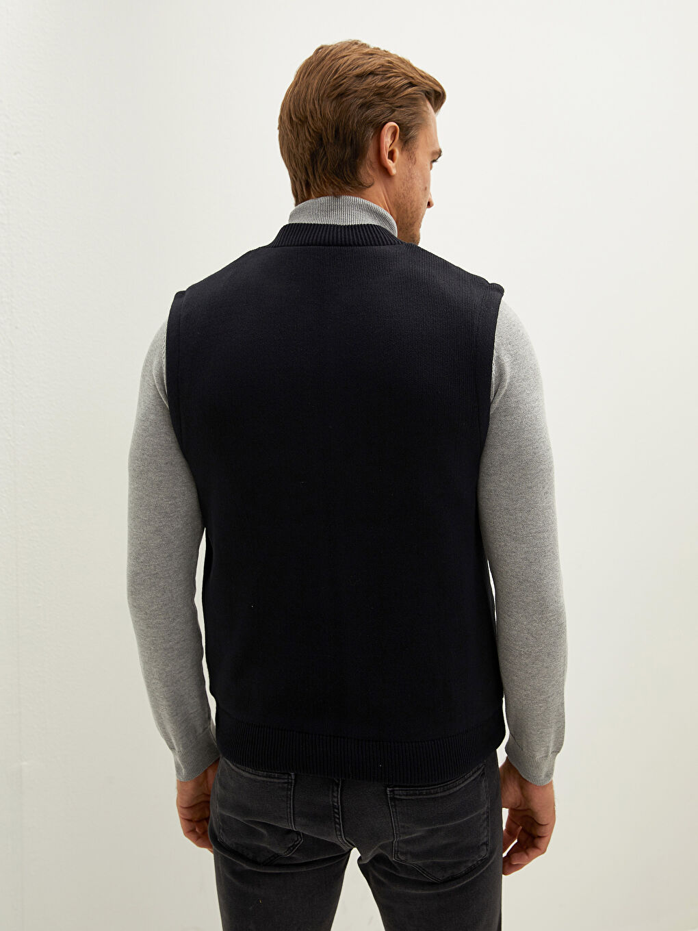 LCWAIKIKI Classic Standard Fit College Collar Thick Men's Vest -W10758Z8-NOO