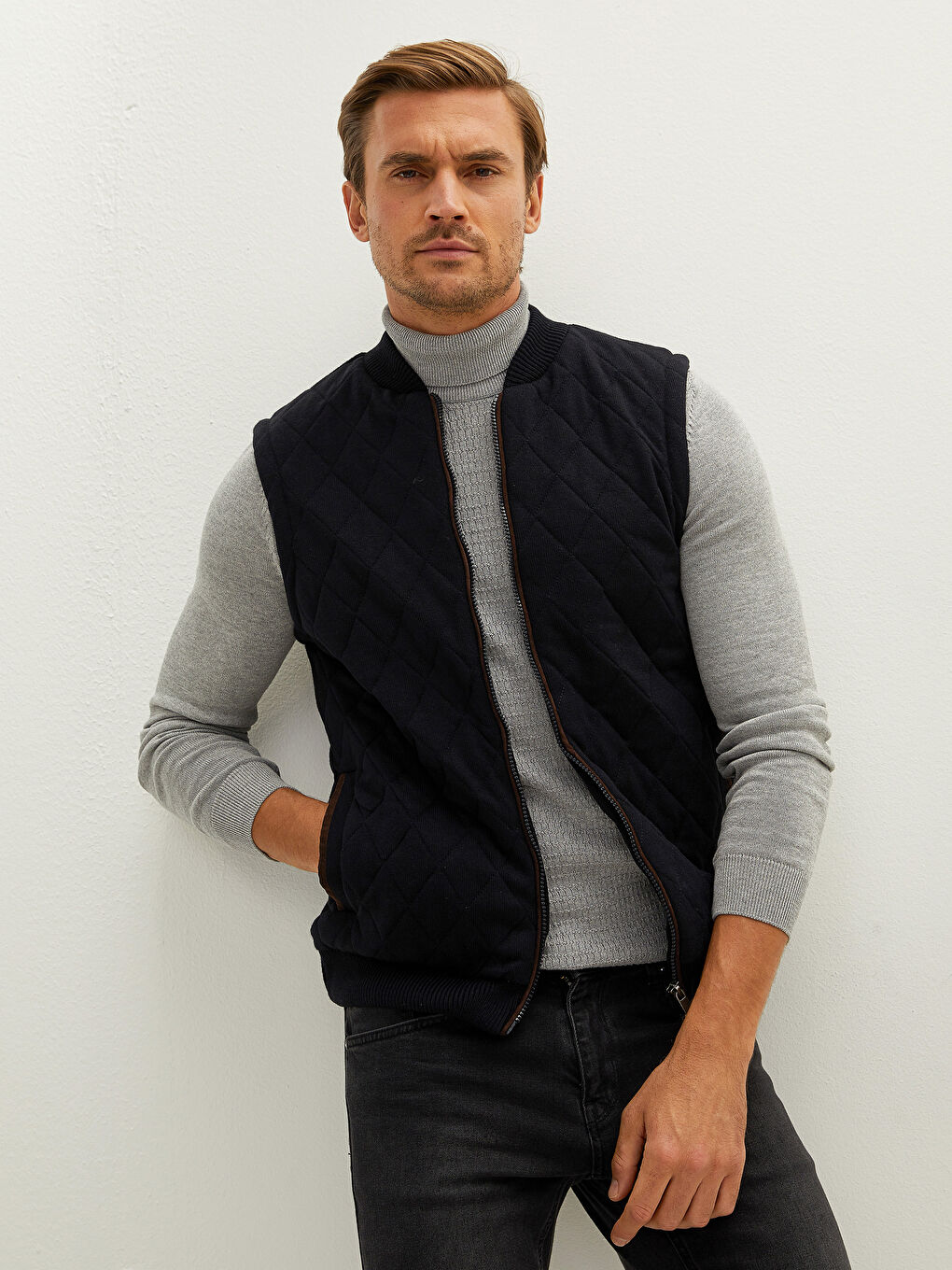 LCWAIKIKI Classic Standard Fit College Collar Thick Men's Vest -W10758Z8-NOO