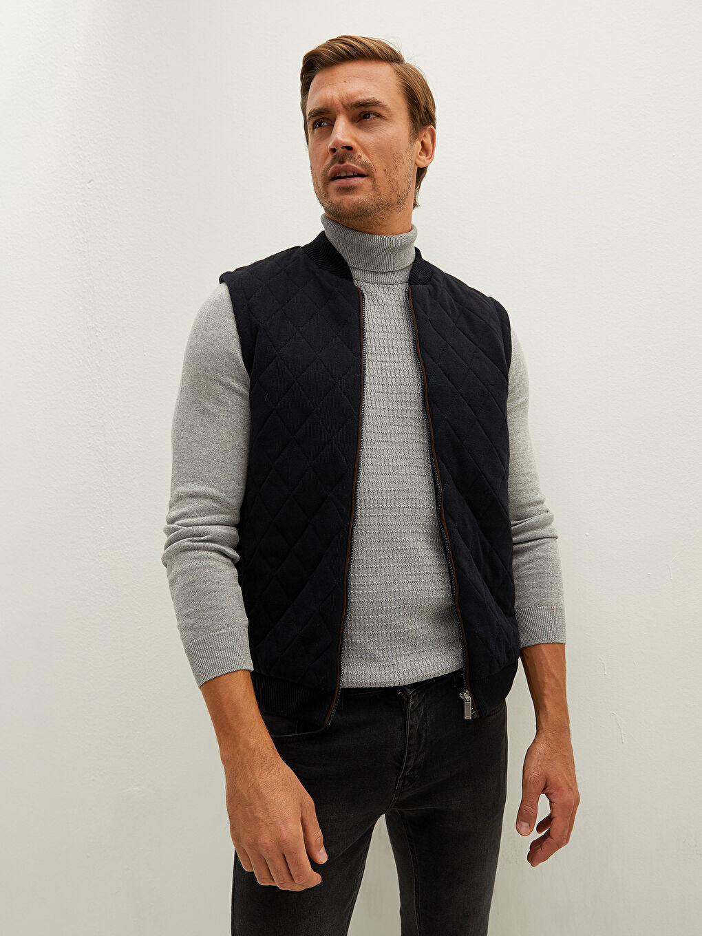 LCWAIKIKI Classic Standard Fit College Collar Thick Men's Vest -W10758Z8-NOO
