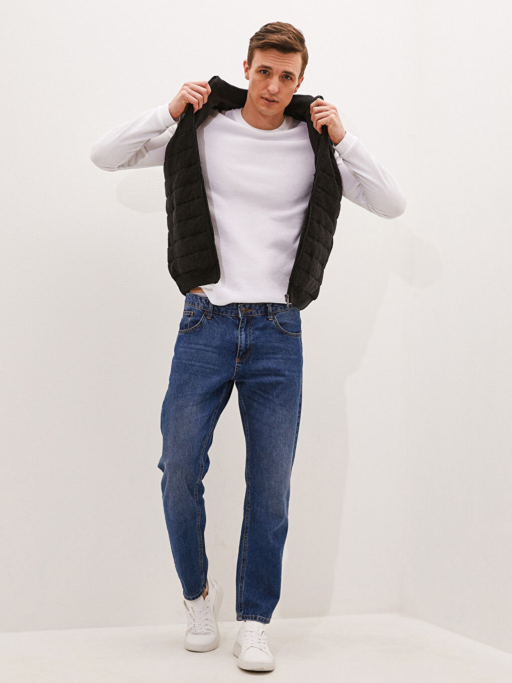Жилет стандартного кроя с воротником-трубой для мужчин-3