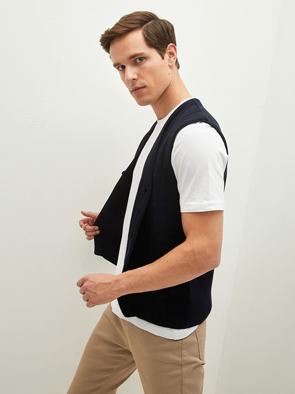 Lacivert Standart Kalıp V Yaka Erkek Triko Yelek-1