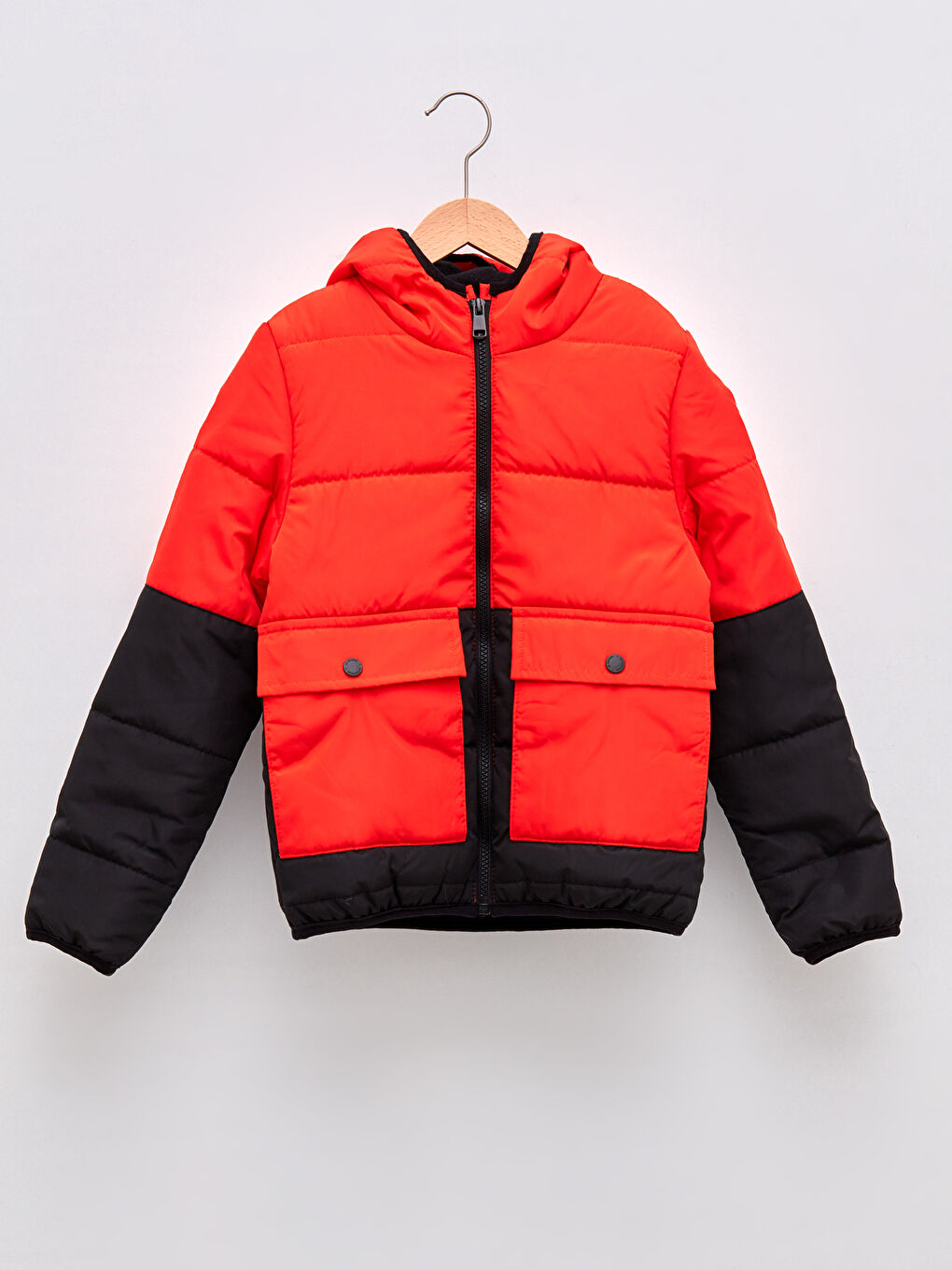 LCW Kids Manteau bouffant garçon à capuche avec bloc de couleurs