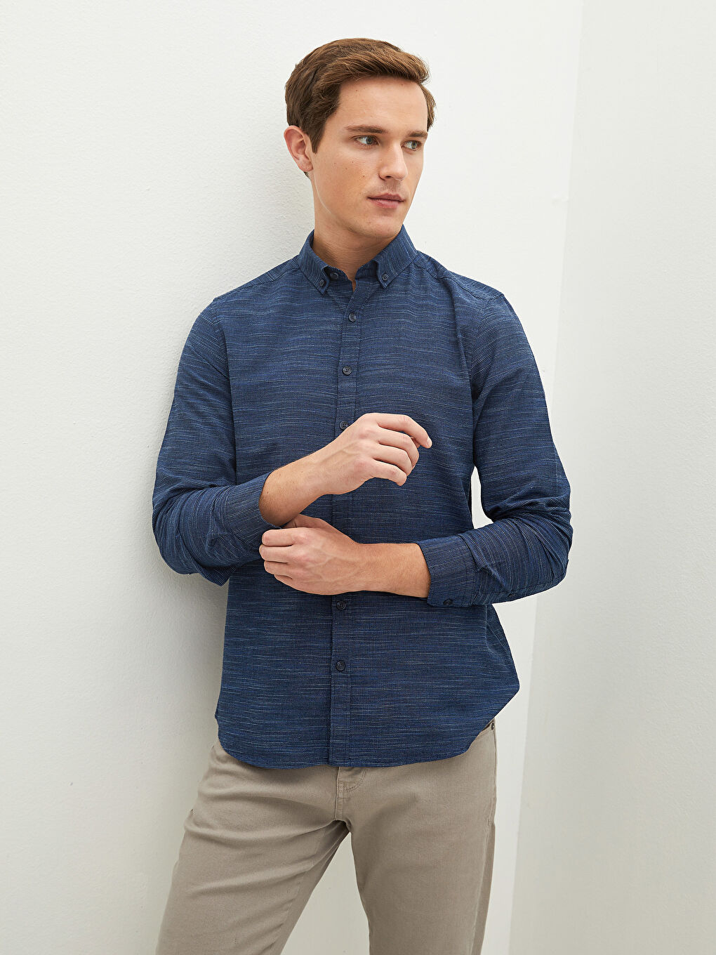 Ерлерге арналған тар пішім ұзын жең поплин жейде