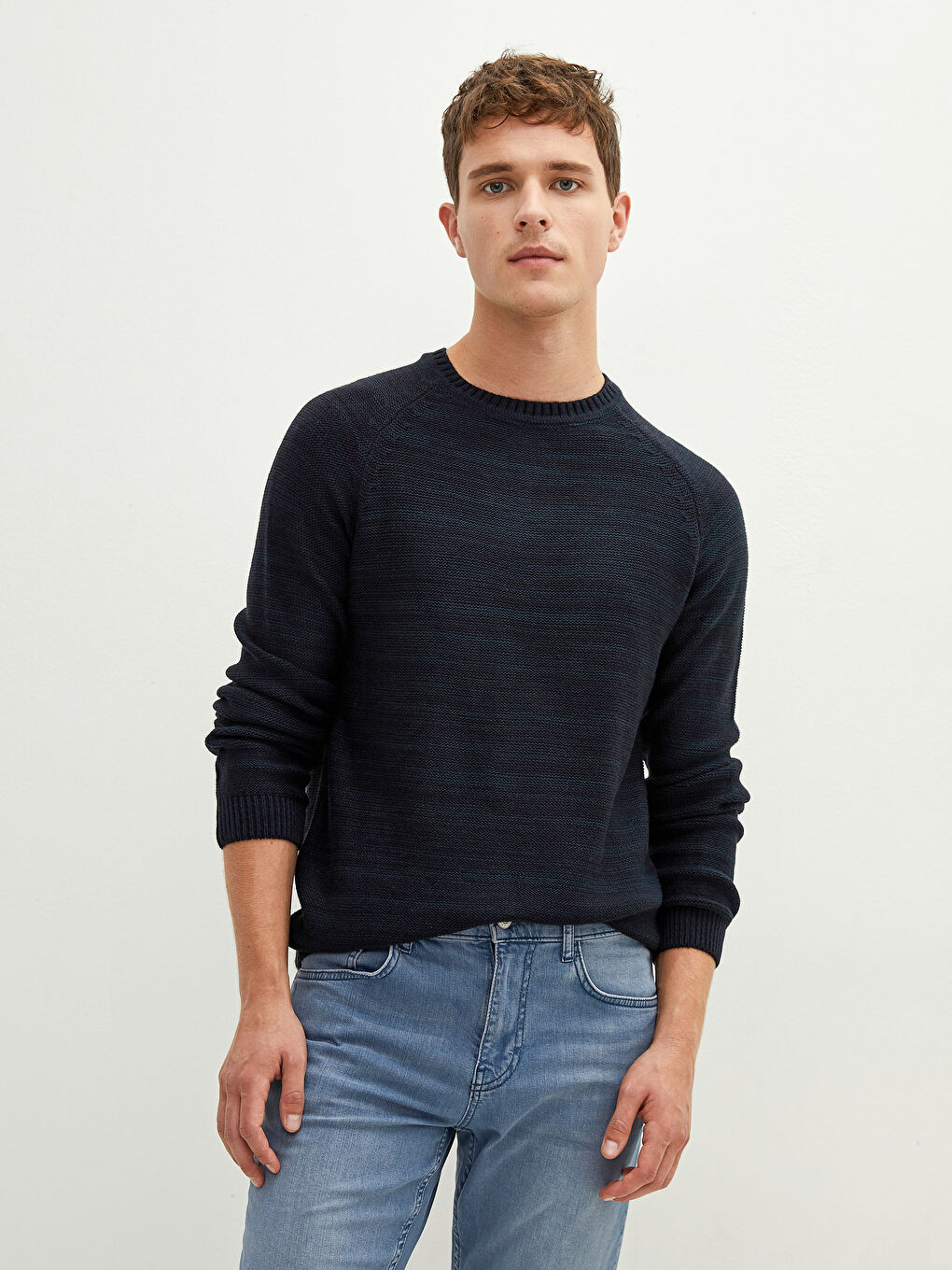 بلوفر تريكو كم طويل بياقة دائرية للرجال-2